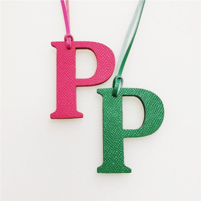 English Letter P Alphabet Cowh - Women Accessories Name In English บทวิจารณ์และราคา