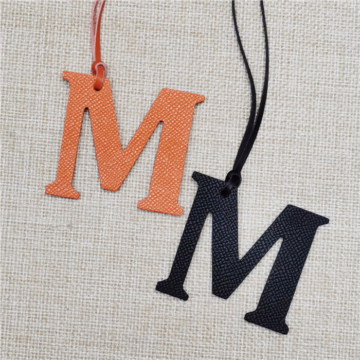 English Letter M Alphabet Cowh - Women Accessories Name In English บทวิจารณ์และราคา
