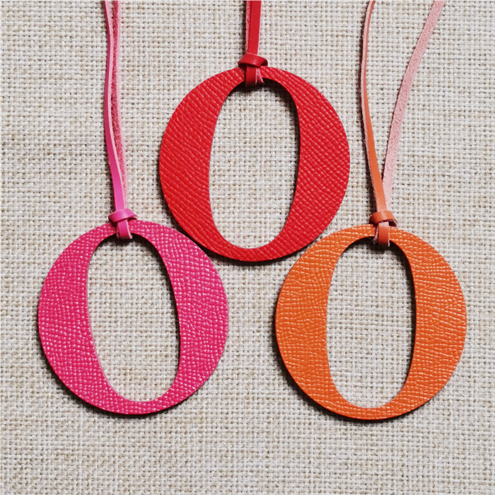 English Letter O Alphabet Cowh - Women Accessories Name In English บทวิจารณ์และราคา