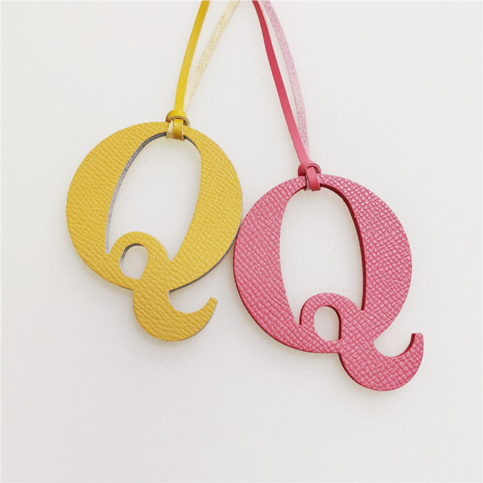 English Letter Q Alphabet Cowh - Women Accessories Name In English บทวิจารณ์และราคา