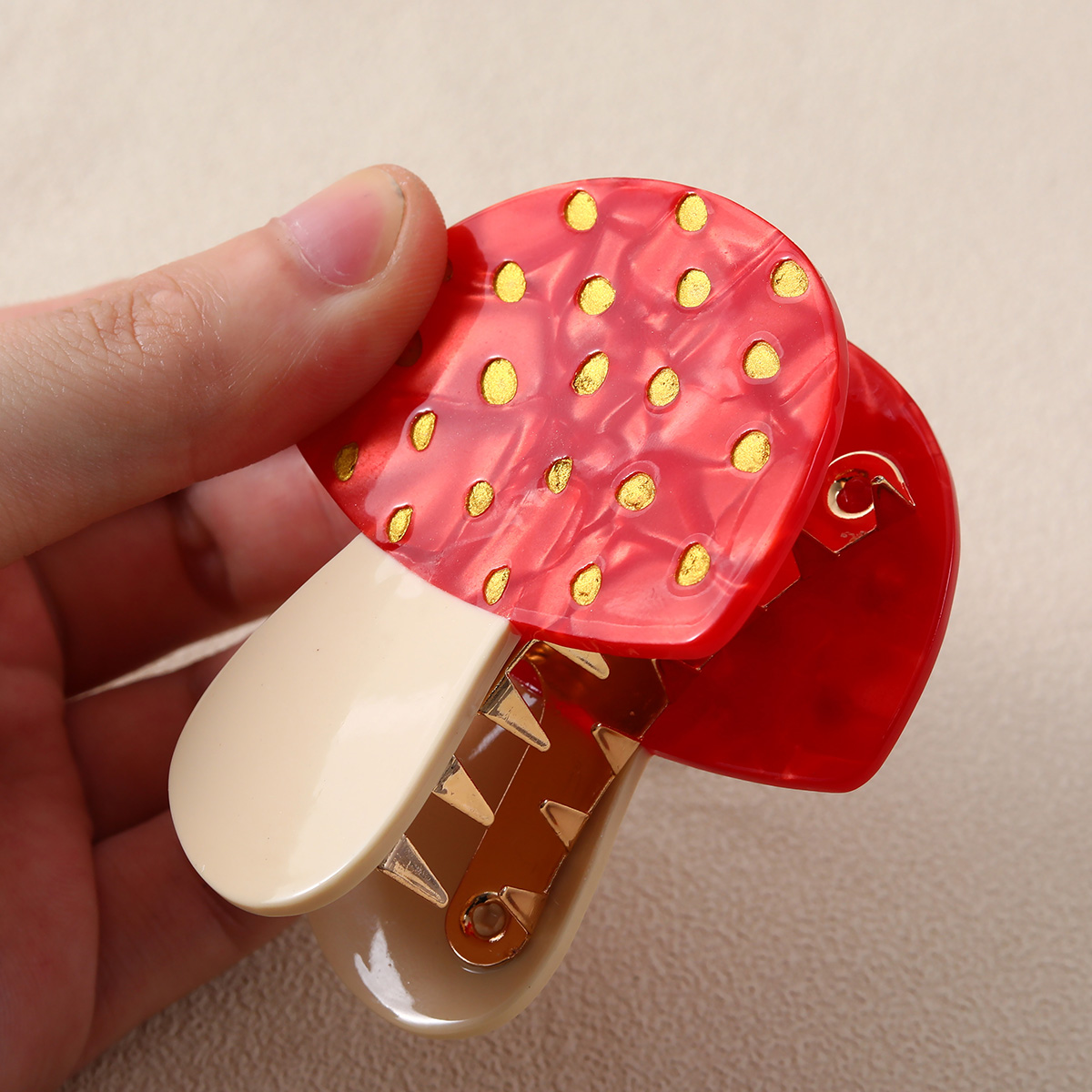1pc Mushroom Shape Hair Claw A - Women Accessories Aesthetic บทวิจารณ์และราคา